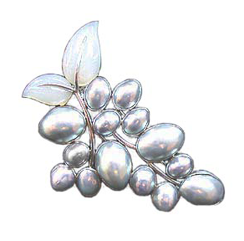 Suzanne Belperron Chalecedony and Mabe Pearl Grape Brooch