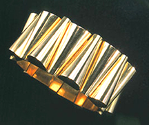 Gold-30's-bracelet