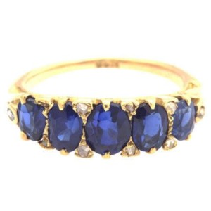 VICTORIAN CLASSIC SAPPHIRE AND DIAMOND RING*