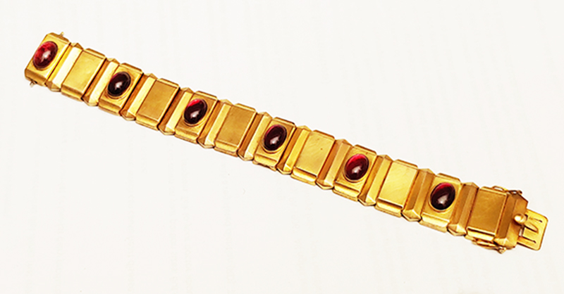 Gold and garner English Victorian bracelet.